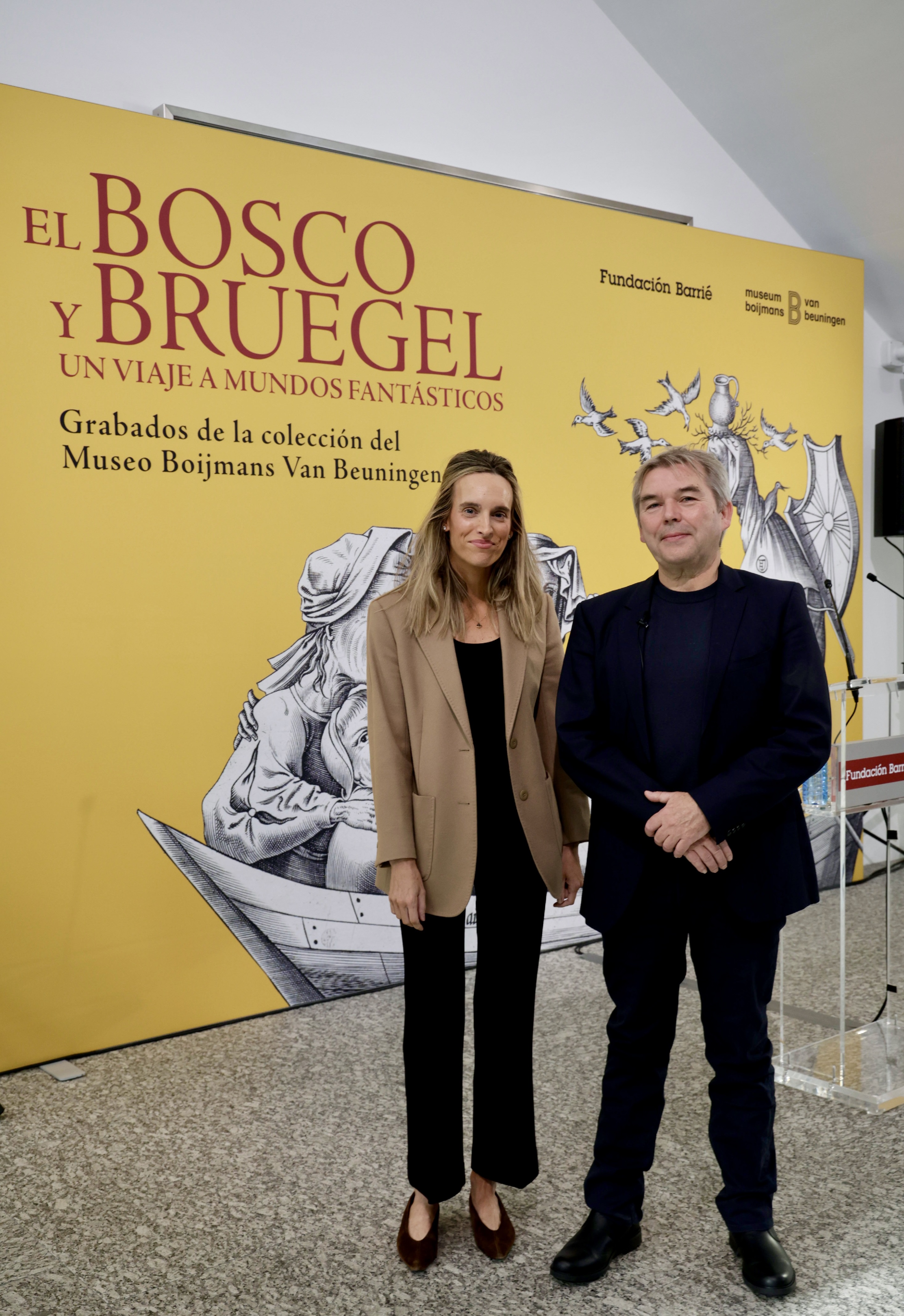 Carmen Arias, directora de la Fundción Barrié y Dr. Peter van der Coelen, comisario